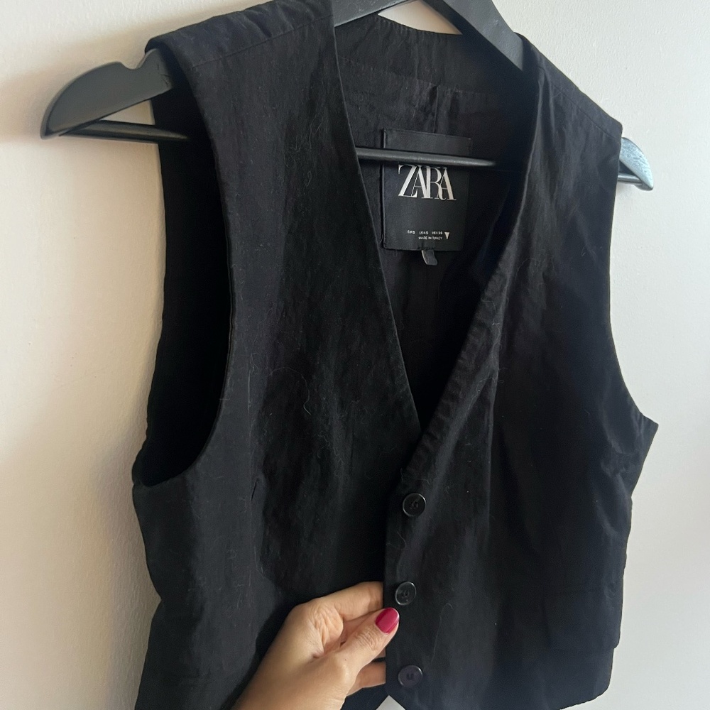 Zara Women's Black Vest